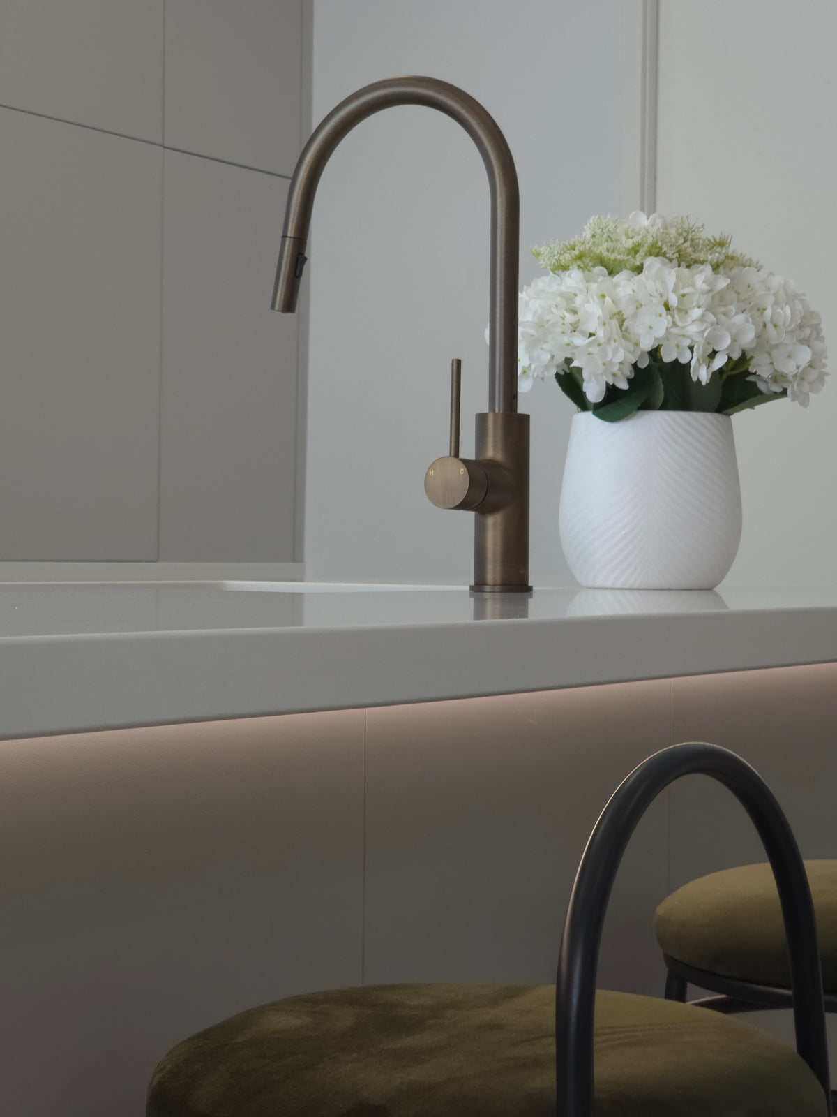 Porto Pull-Out Kitchen Mixer Antique Brass