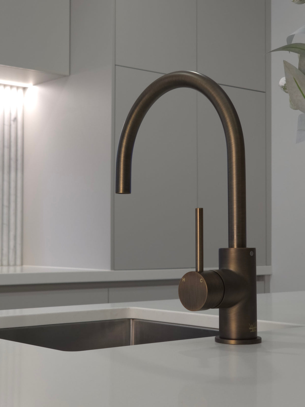 Como Kitchen Mixer Tap - Antique Brass