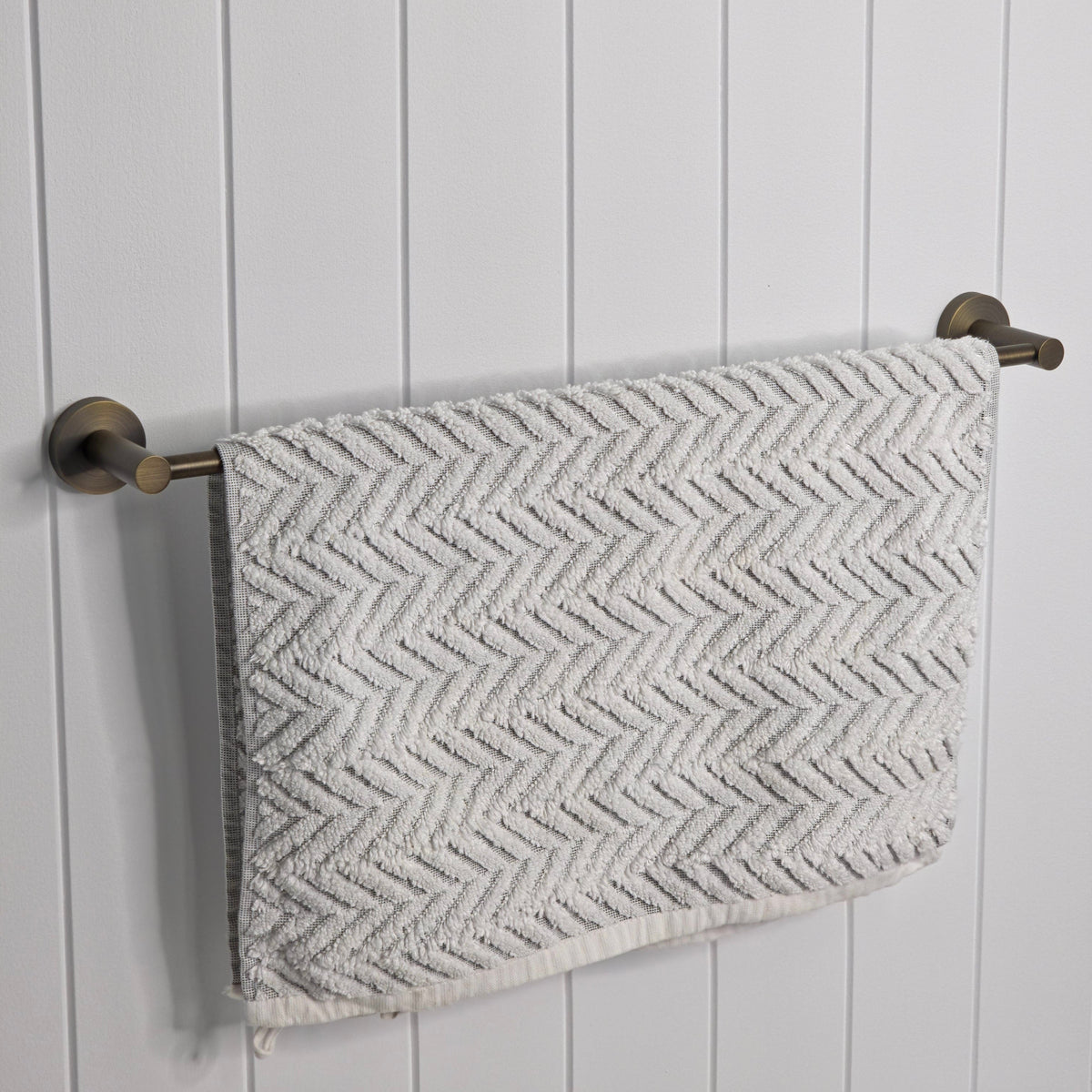 Provence 600mm Single Towel Rail Antique Brass