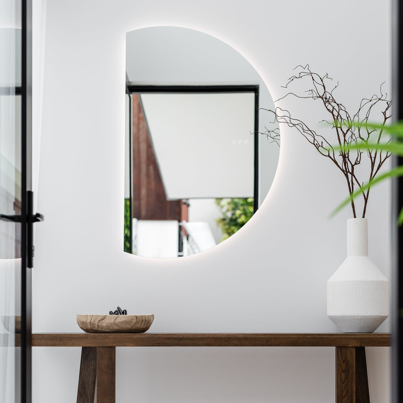 How to Choose the Perfect Bathroom Mirror Style for Your Home