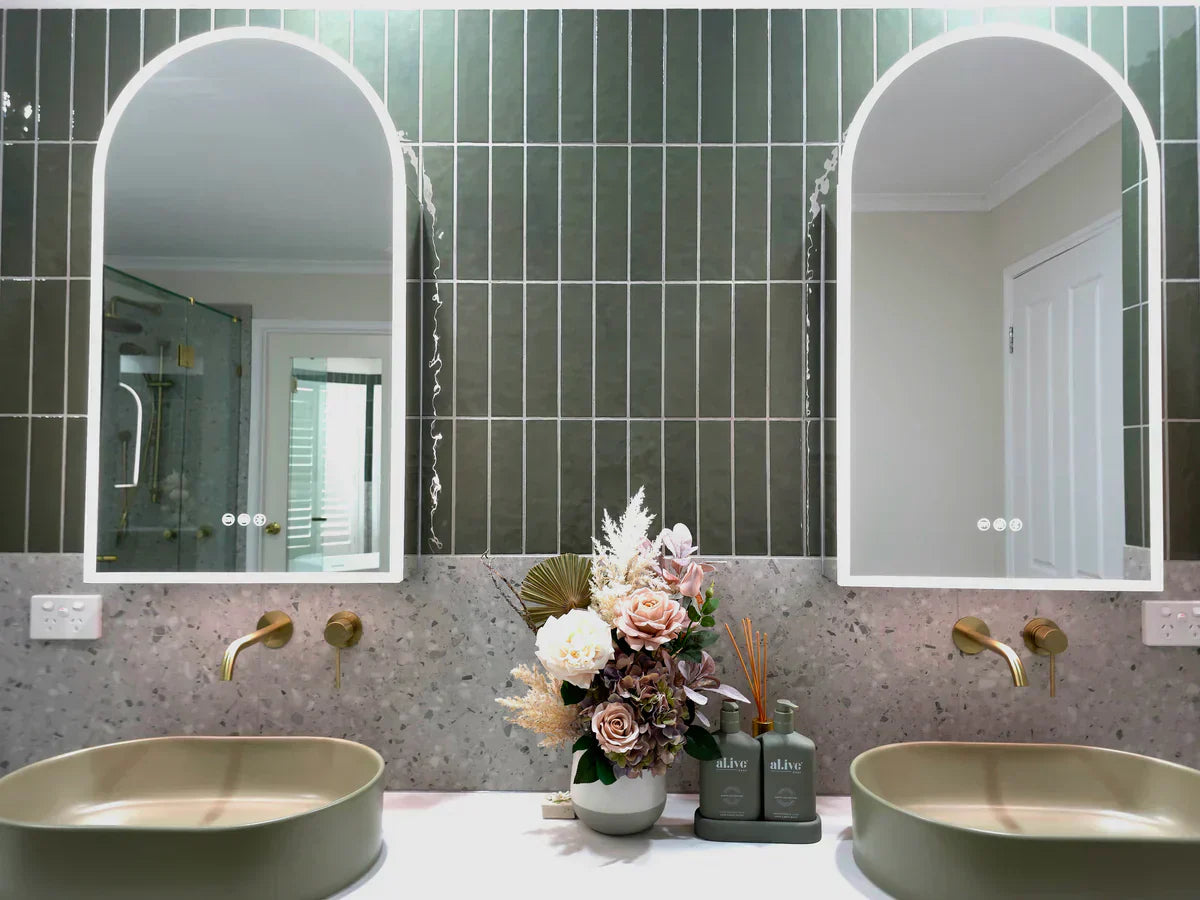 7 Features You Should Never Ignore When Buying an LED Smart Mirror Cabinet