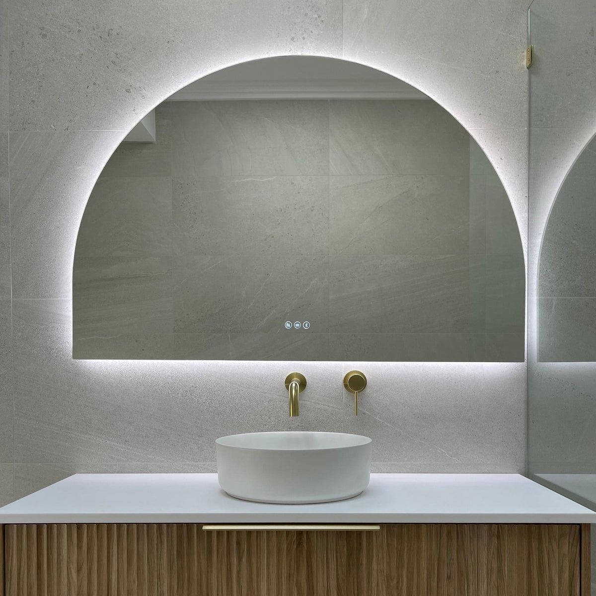Replacing a Builder's Mirror with an LED Mirror or Cabinet: Removal, Fixing and Wiring Order