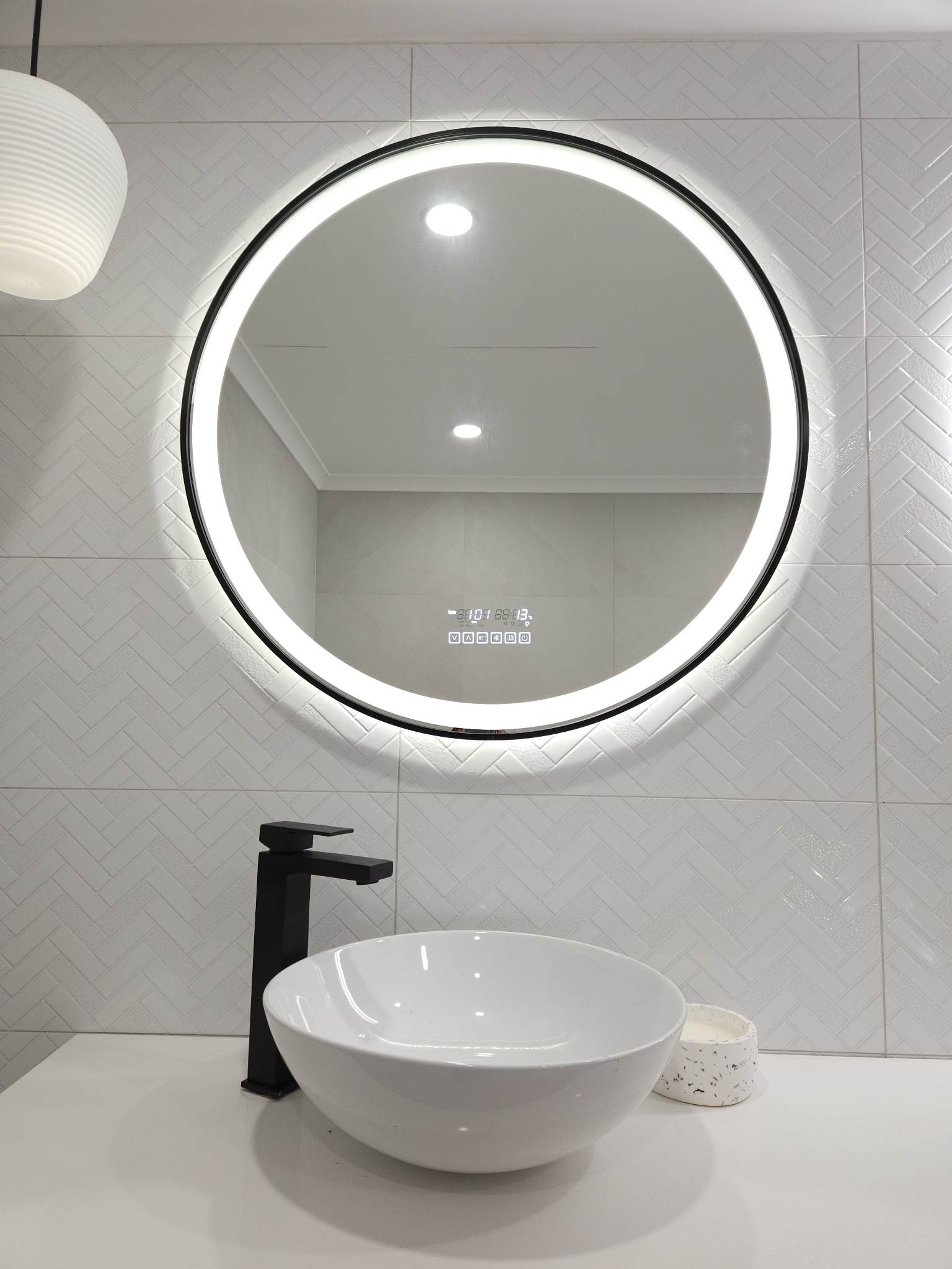 The Florence ~ LED INVOGUE SMART MIRROR – Invogue Mirrors