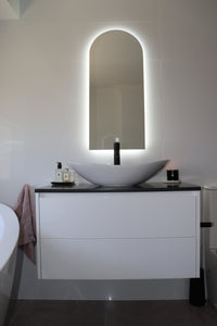 Charming and Relaxing White Vanity Space by the Bathtub